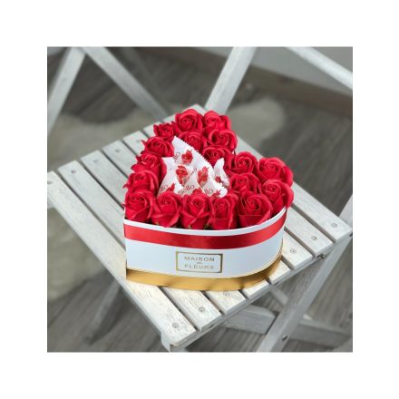 Rózsa Box Szív alakú  18szál Raffaello (Fehér-Vörös)